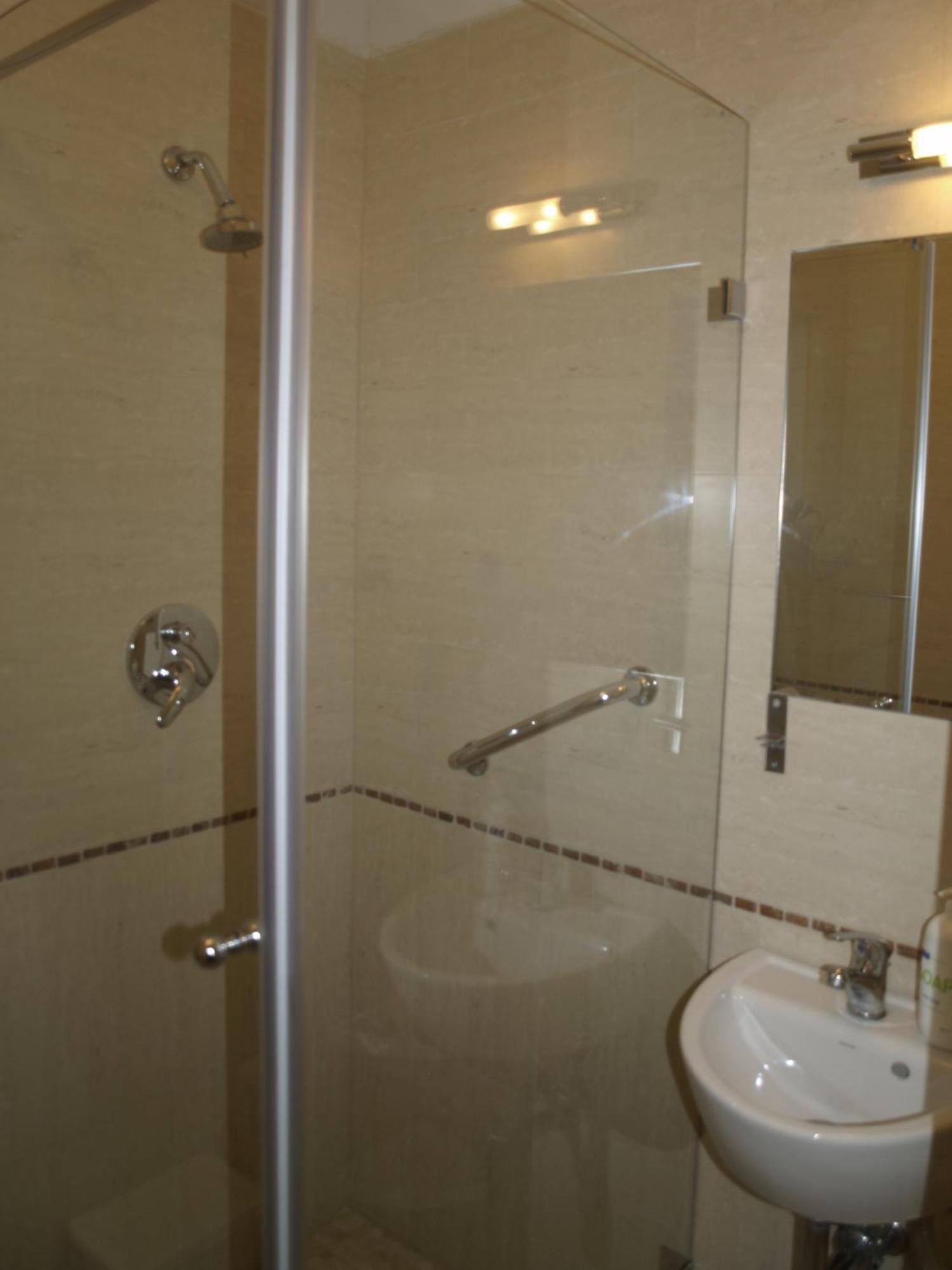 Krzysin Hotel Podkowa Lesna Phòng bức ảnh